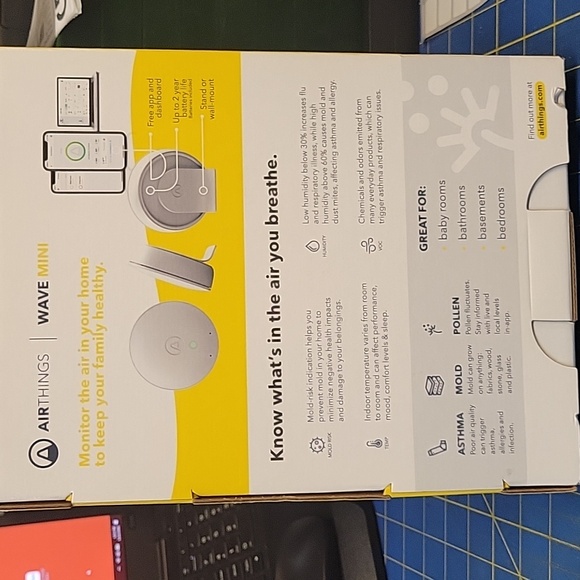 NEW Airthings Wave Mini Smart Indoor Air Quality Monitor Asthma, Mold, Allergy - Picture 2 of 2
